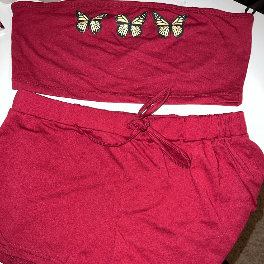 Two piece set - Picture 2 of 3